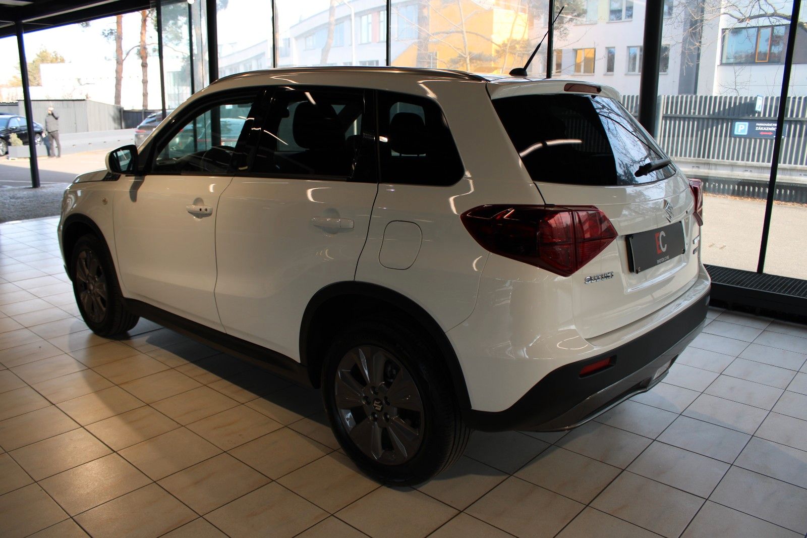 Suzuki Vitara 1.5 Hybrid Comfort - Samsaru's Car Outlet