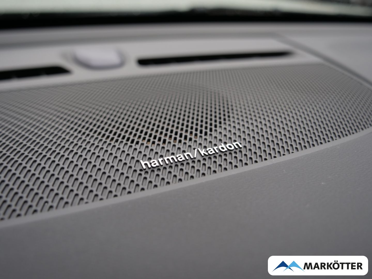 Volvo XC40 Recharge Single Motor STHZ/AHK/Wärmepumpe