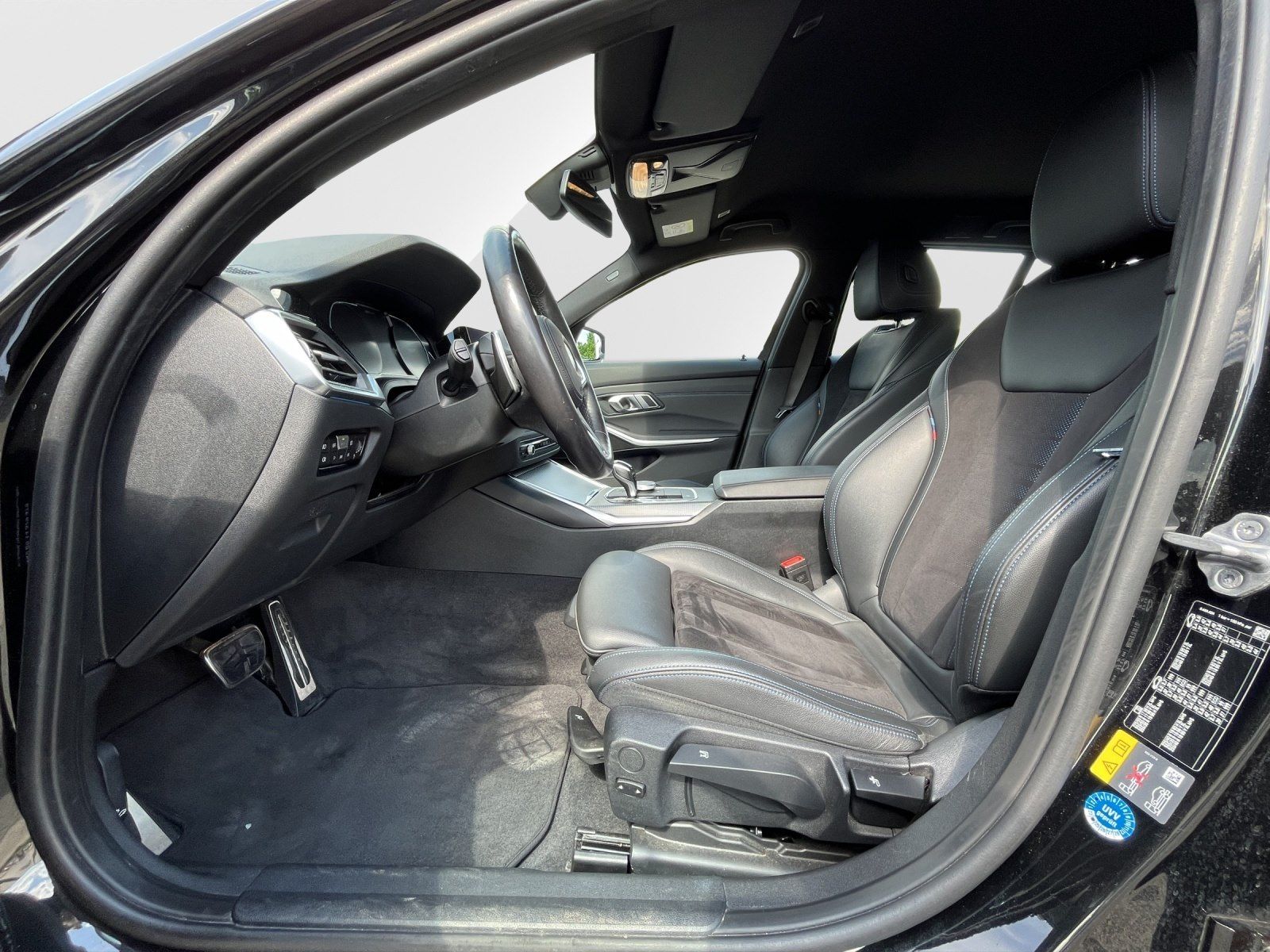 BMW 330e Touring M Sport - Samsaru's Car Outlet