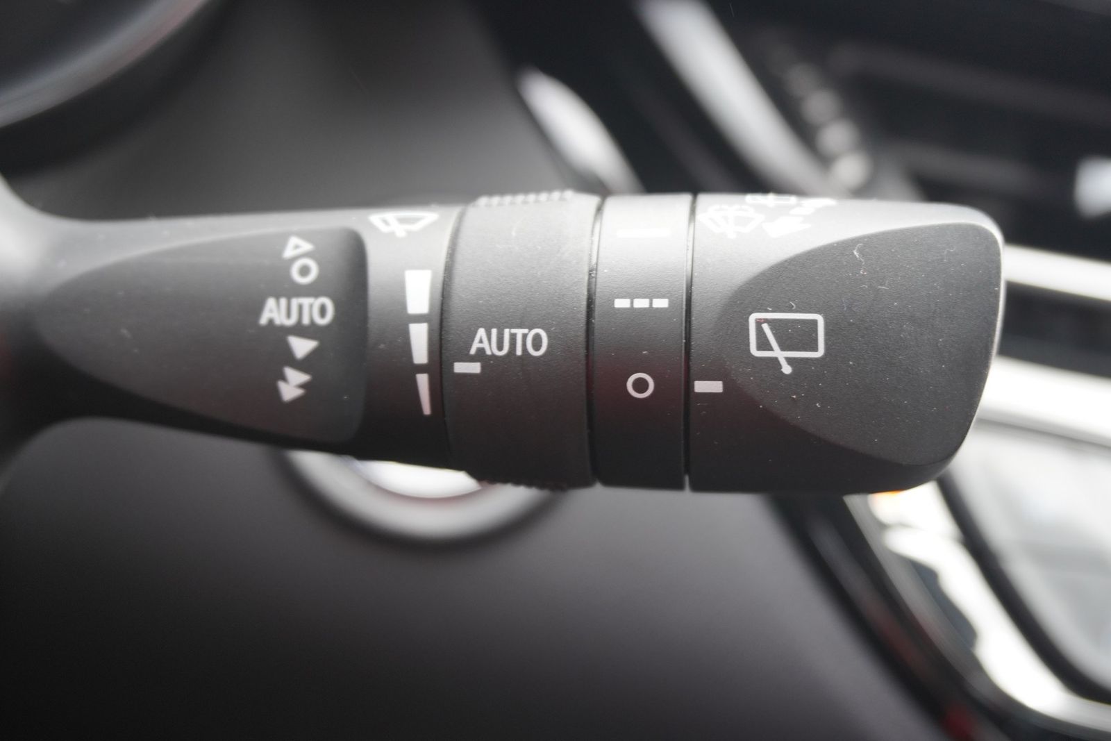 Toyota C-HR 1.8 Hybrid Flow - Samsaru's Car Outlet