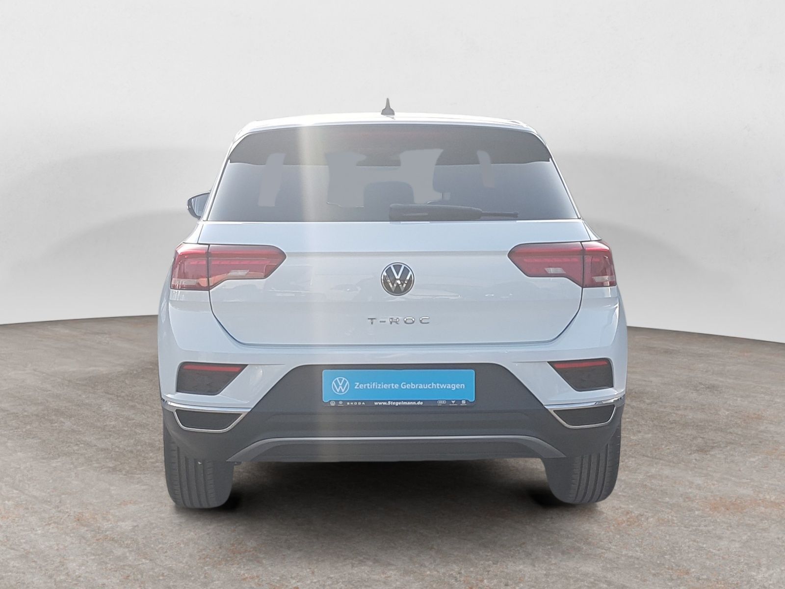 Volkswagen T-Roc 1.5 TSI DSG Active - Samsaru's Car Outlet