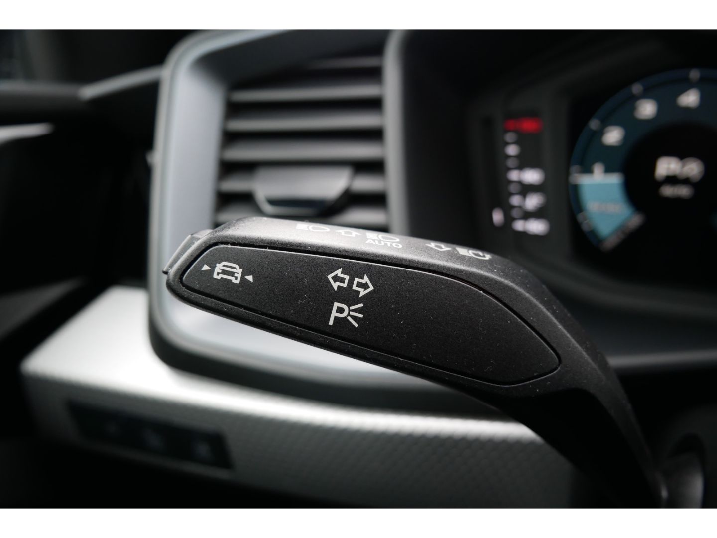 Audi A1 SB 40 TFSI S line LED+ACC+Camera+MMI+Sportsit