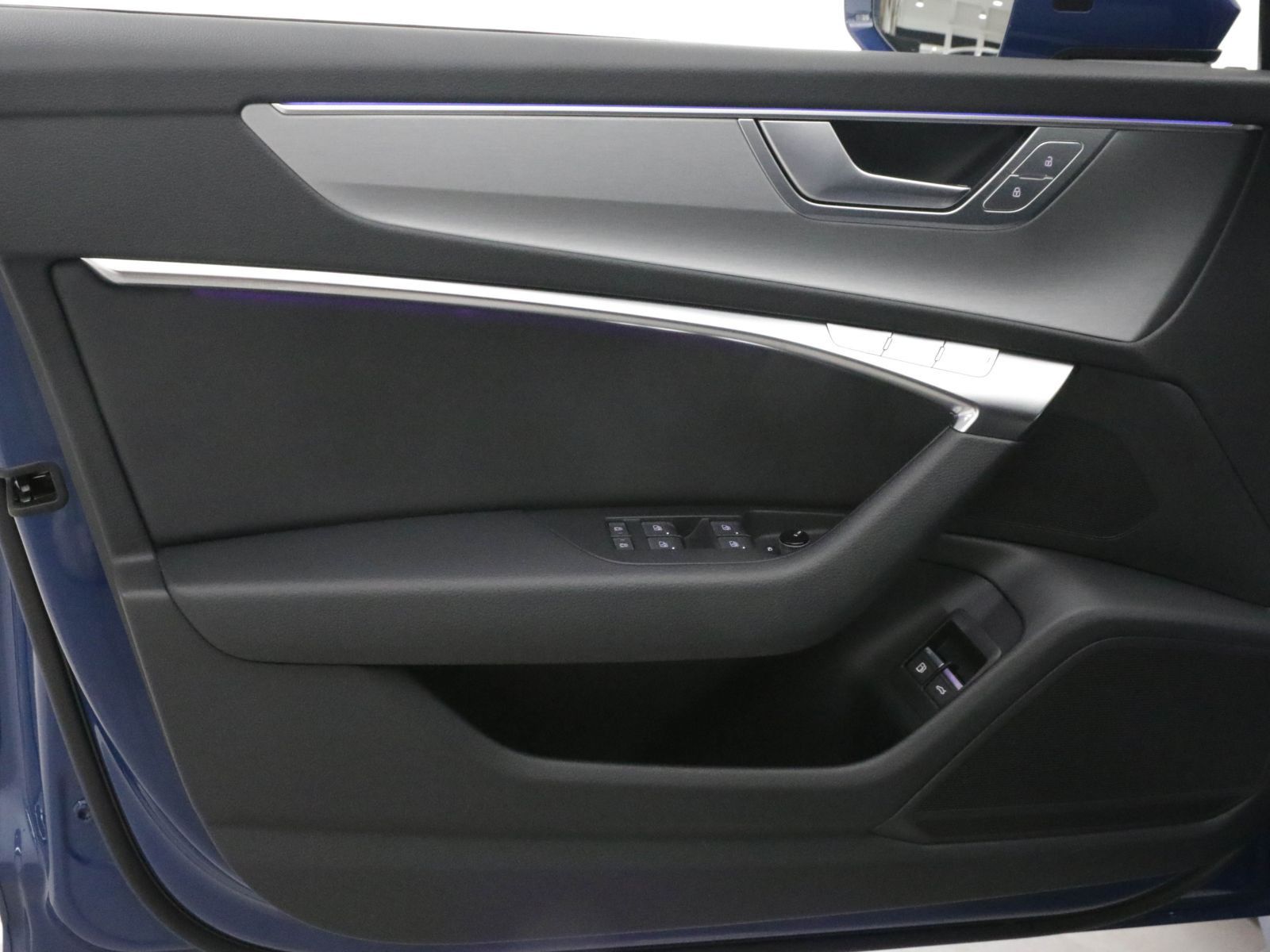 Audi A6 Avant 55 TFSIe quattro S line - Samsaru's Car Outlet