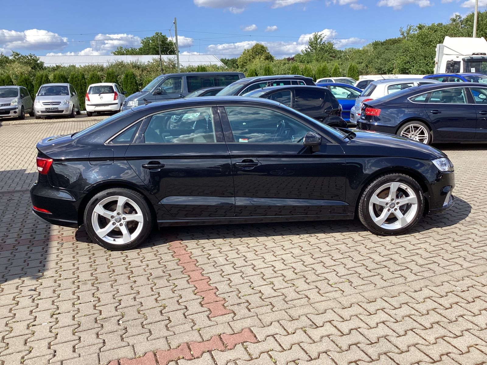 Audi A3 Limousine 35 TFSI sport - Samsaru's Car Outlet