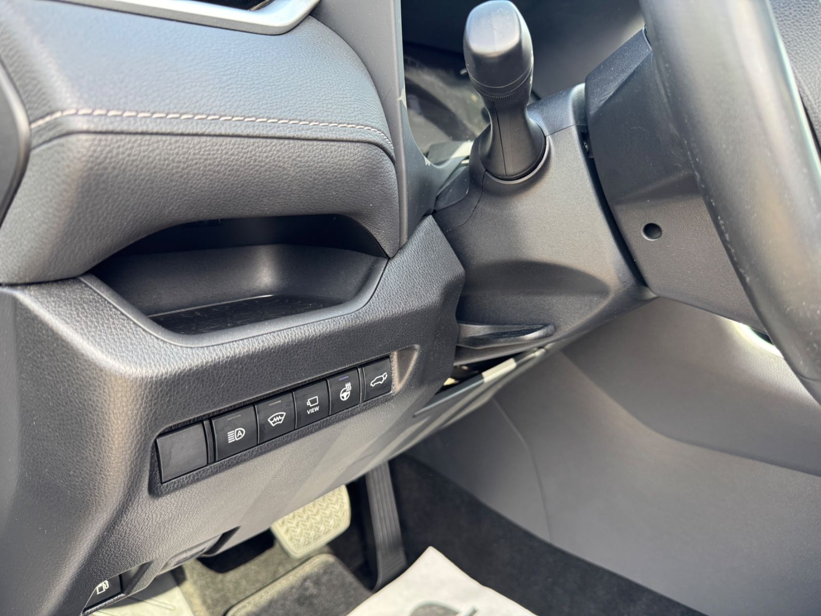 Toyota RAV 4 RAV4 Hybrid 4x4 Lounge - Samsaru's Car Outlet