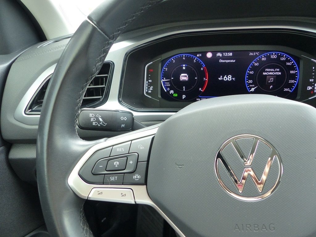 Volkswagen T-Roc 1.5 TSI DSG Life - Samsaru's Car Outlet