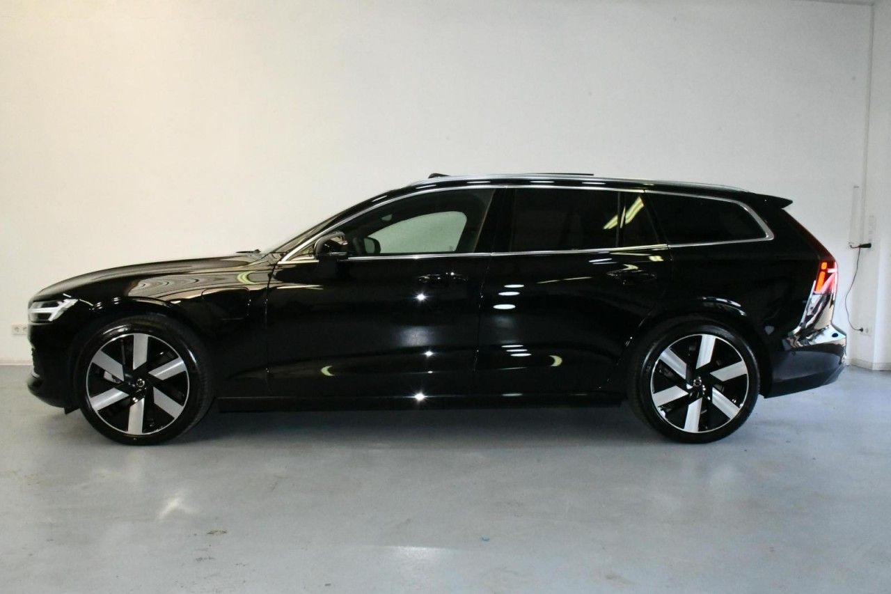 Volvo V60 T6 AWD Ultra Bright 360*B&W*PAN*MASS*HuD*AHK