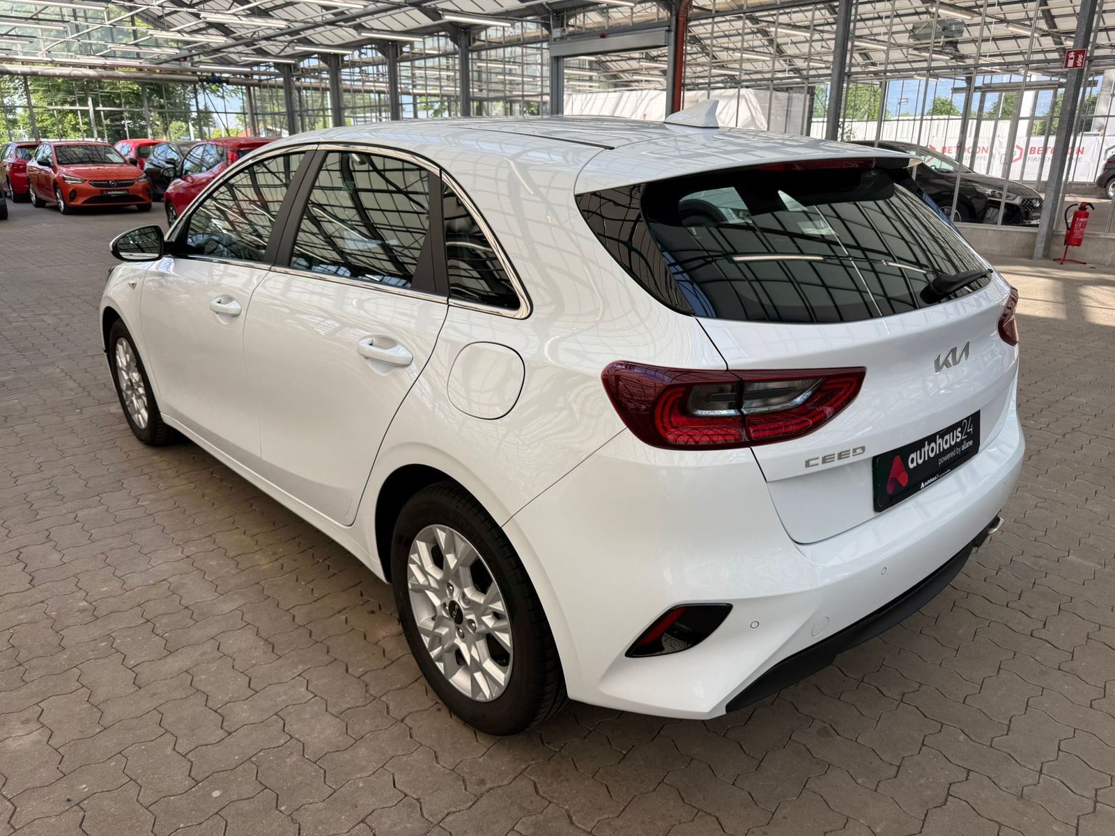 Kia Ceed 1.5 T-GDI Vision - Samsaru's Car Outlet
