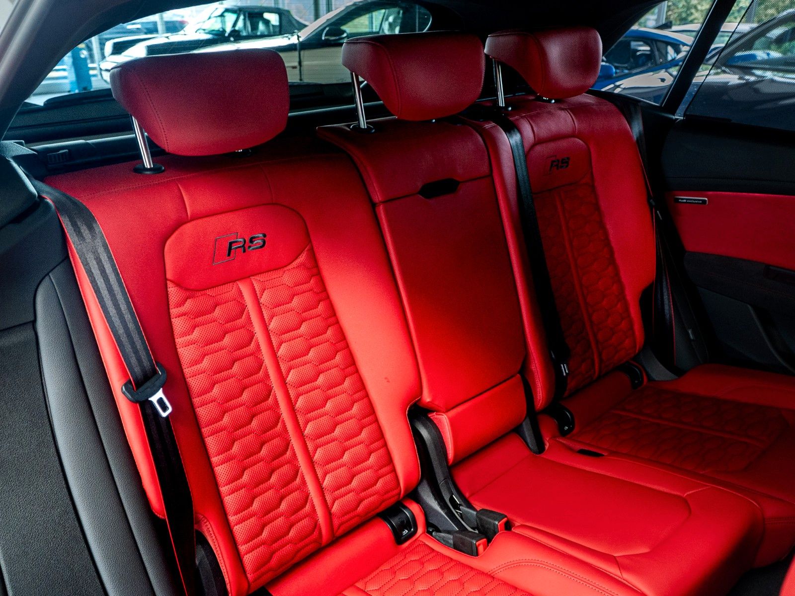 Audi RSQ8 performance Maxton Carbon Red Pano