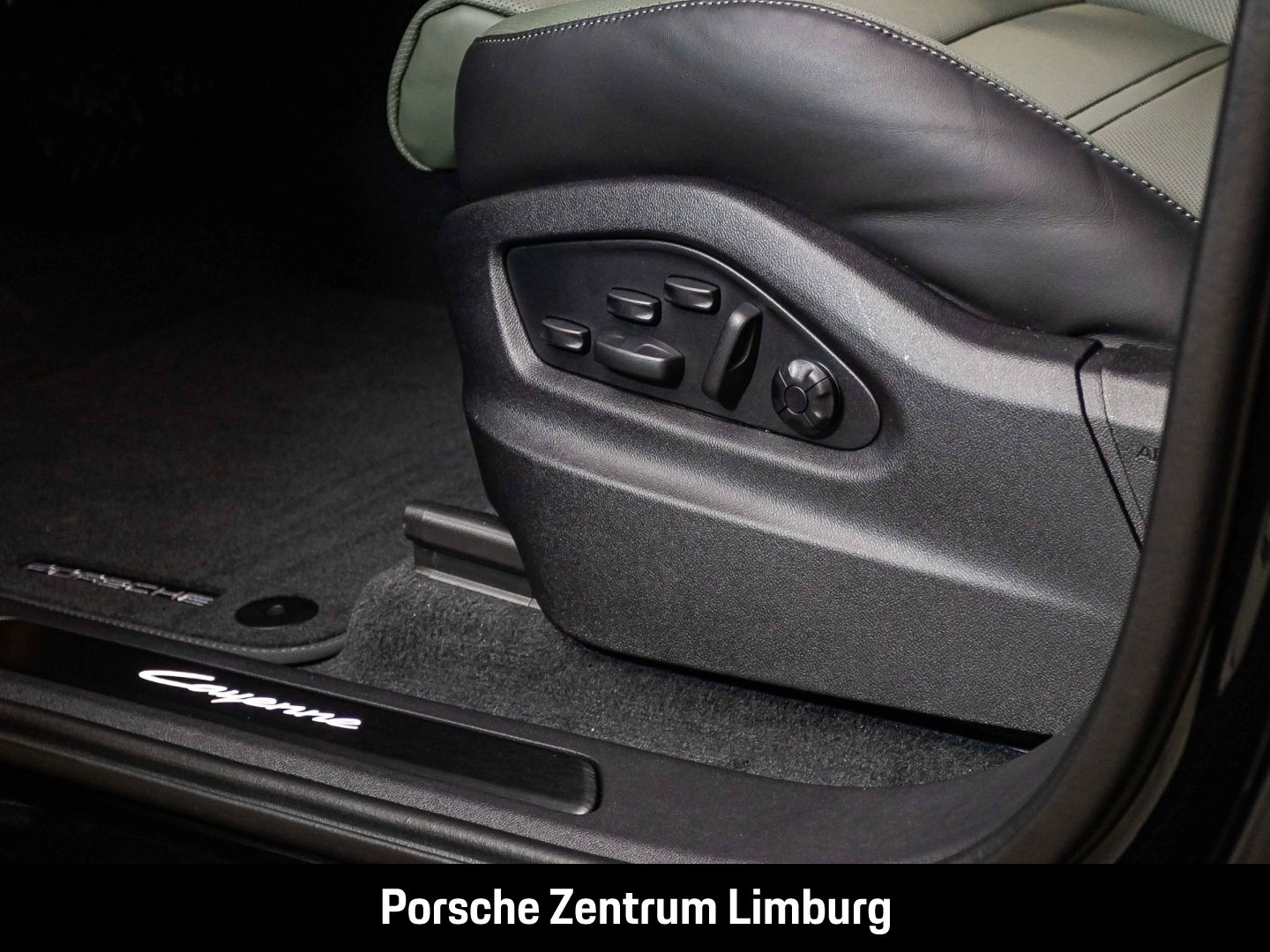 Porsche Cayenne E-Hybrid Coupe Black Edition Burmester