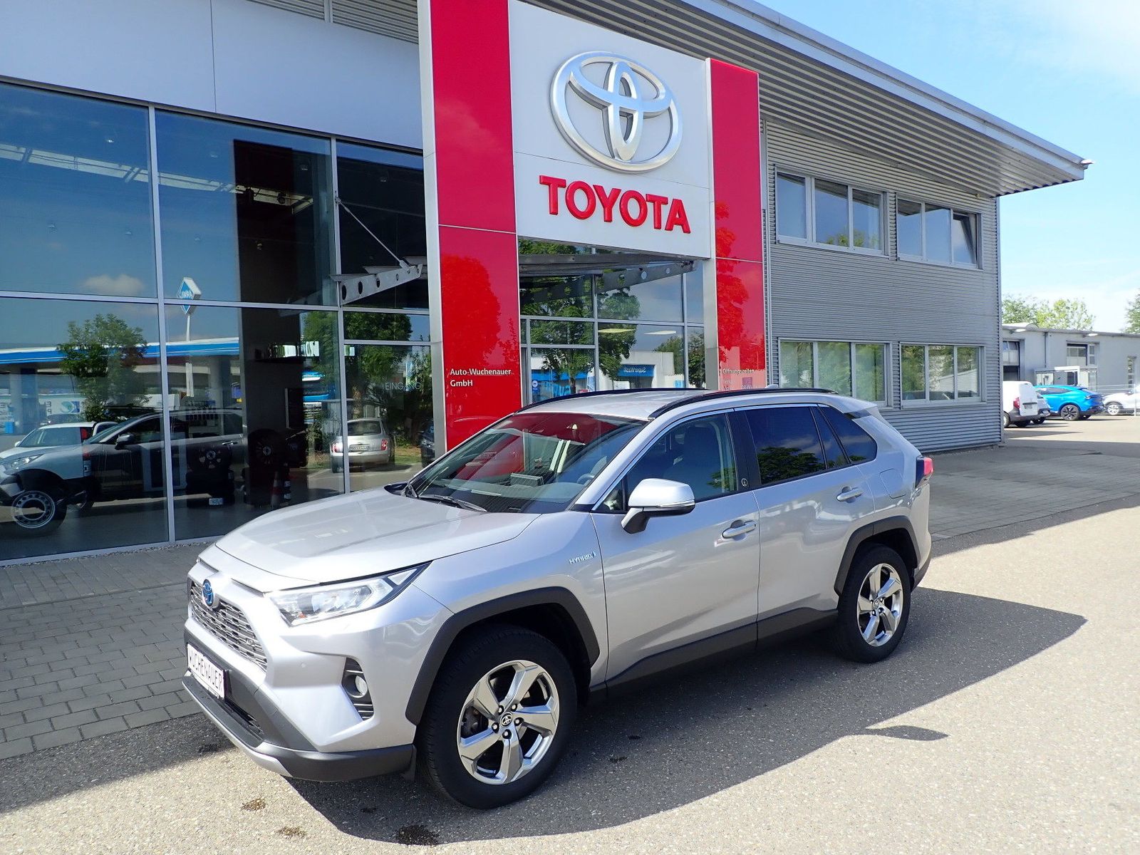 Toyota RAV 4 Hybrid - Samsaru's Car Outlet