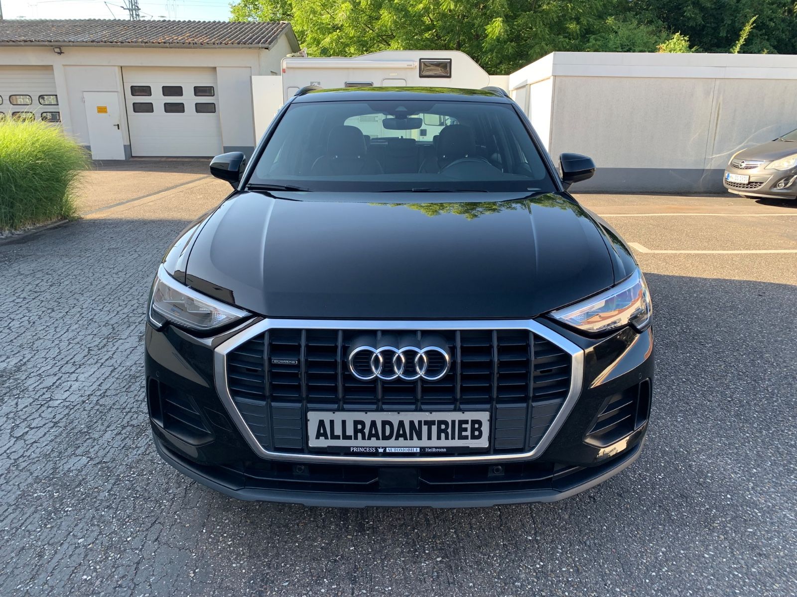 Audi Q3 35 TDI quattro S-line - Samsaru's Car Outlet