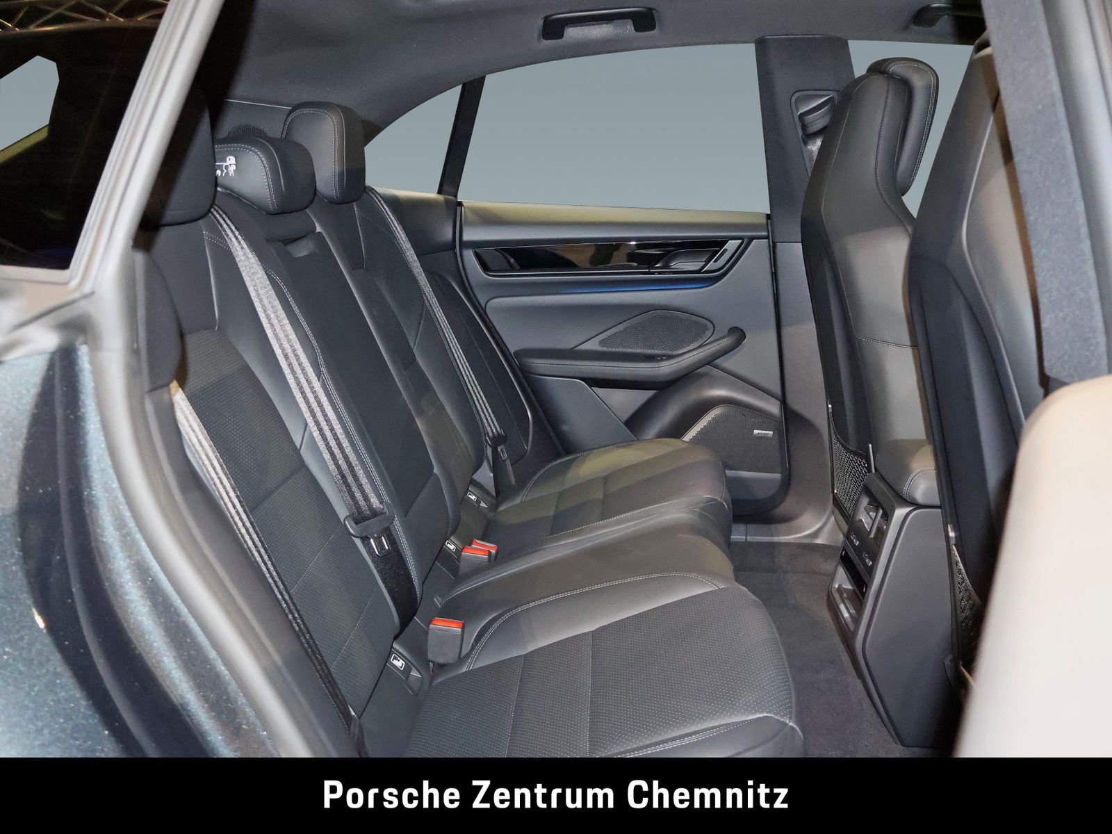Porsche Macan 4 Electric Luft.;Matrix-LED;4xSitzheiz.;BO