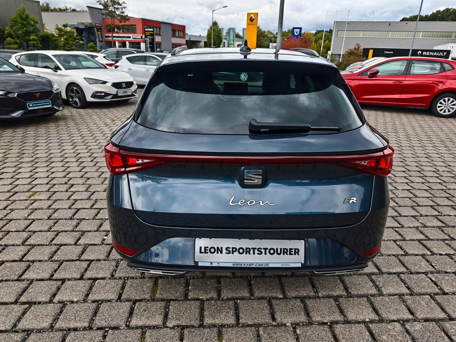 Seat Leon Sportstourer FR DSG 150PS NAVI+AHK+SHZ+APP+