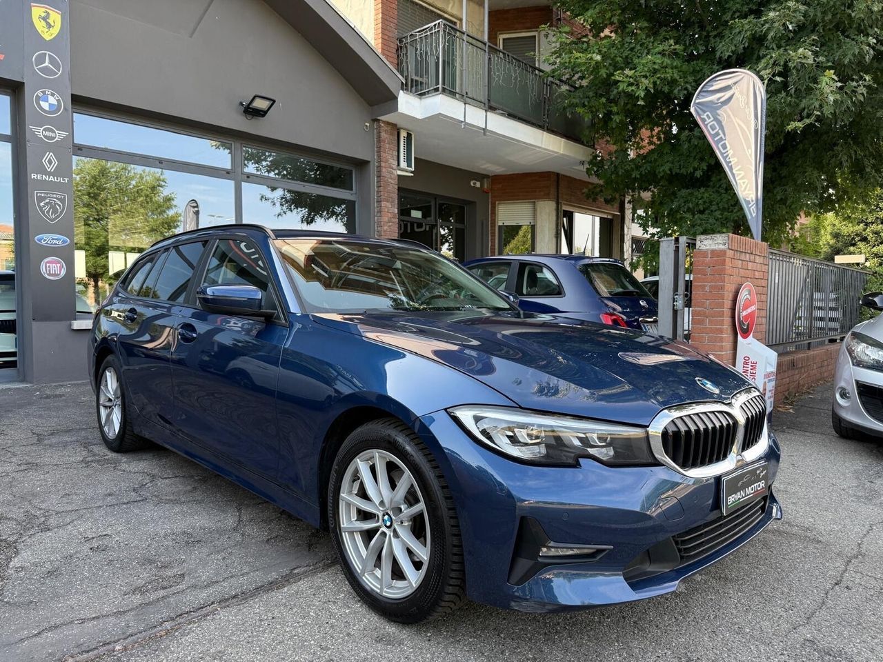BMW 320 320d xDrive Touring Business Advantage - Samsaru's Car Outlet