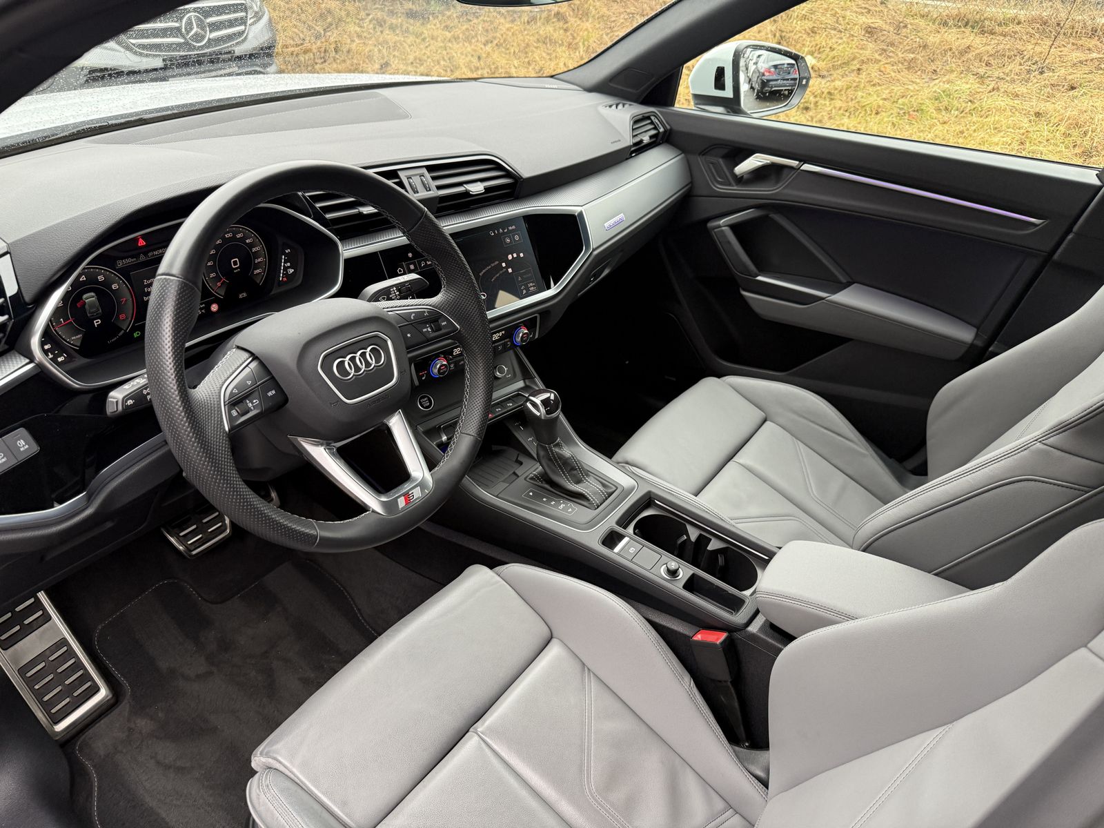 Audi Q3 45 S line - Samsaru's Car Outlet