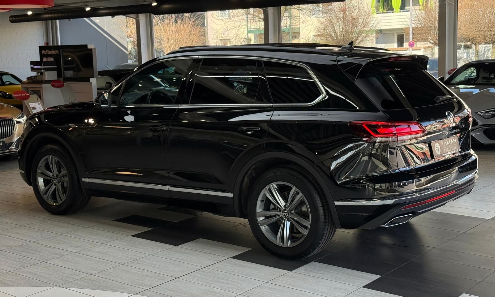 Volkswagen Touareg Elegance 4Motion*Pano*StHzg*KeylessGO