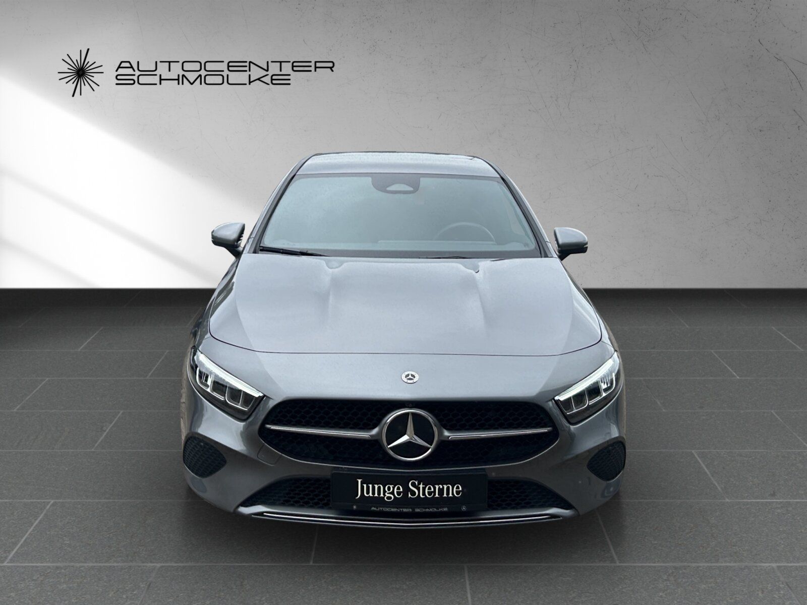 Mercedes-Benz A 180 - Samsaru's Car Outlet