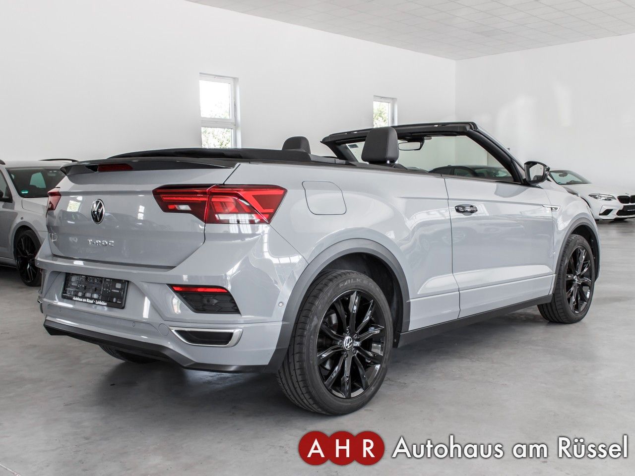 Volkswagen T-Roc R-Line 1.5 TSI - Samsaru's Car Outlet