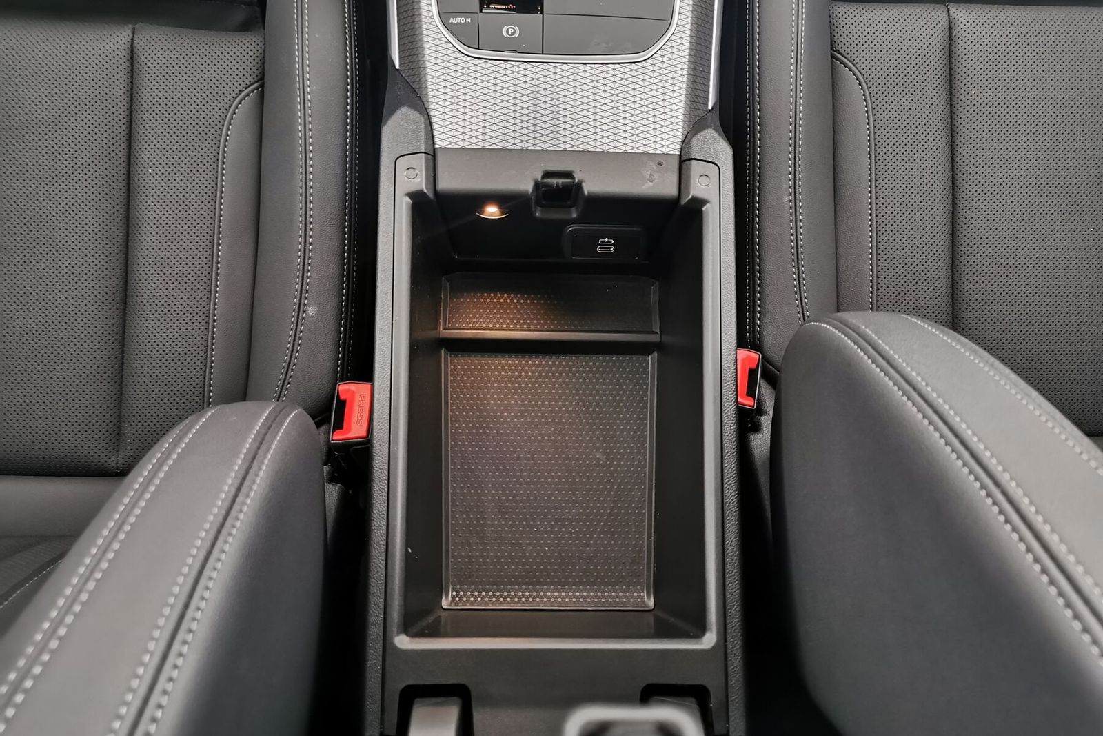 BMW 320i M Sport|PANO|ACC|HUD|360°|LED|SHZG|AHK