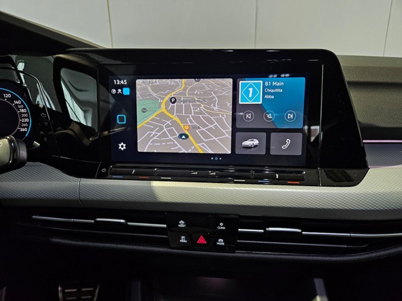Volkswagen Golf 1.5 eTSI Move DSG - Samsaru's Car Outlet
