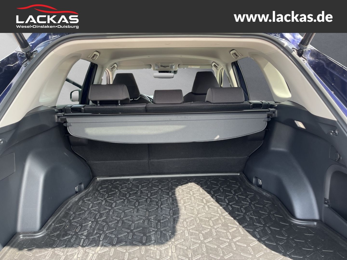 Toyota RAV 4 Hybrid 4x4 - Samsaru's Car Outlet