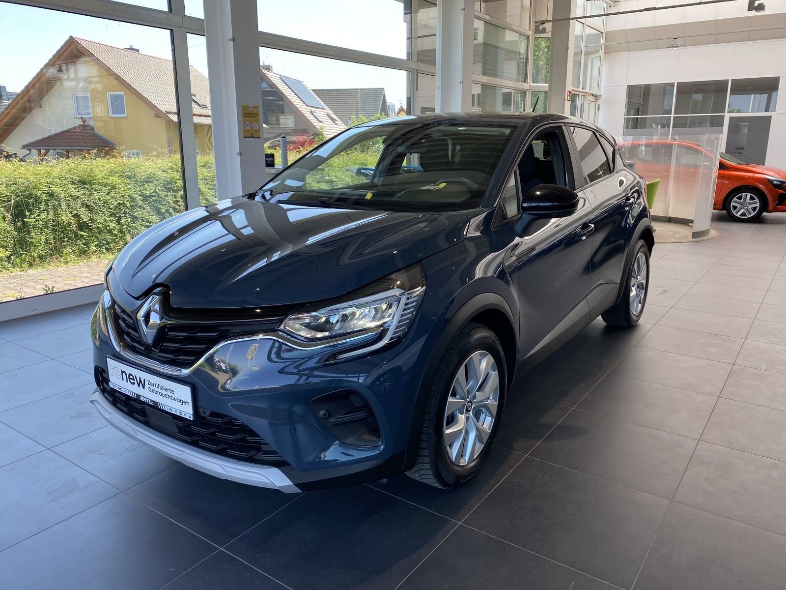 Renault Captur BUSINESS EDITION E-TECH Plug-in - Samsaru's Car Outlet