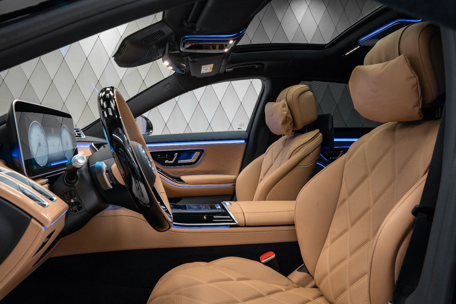 Mercedes-Benz S 680 Maybach - Samsaru's Car Outlet