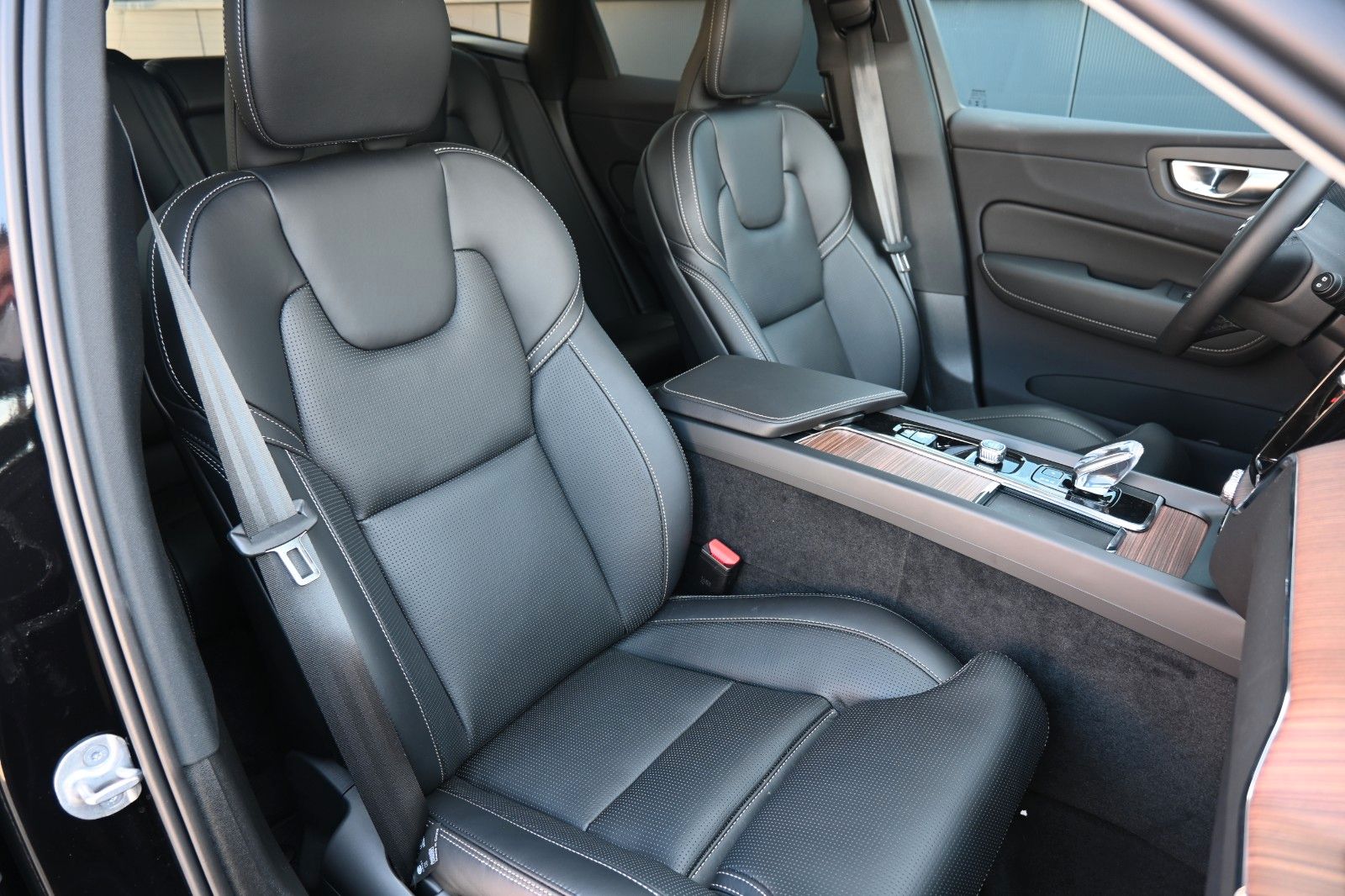 Volvo XC60 T6 AWD RC Plus Bright*PANO*360*Luft*H&K*ACC