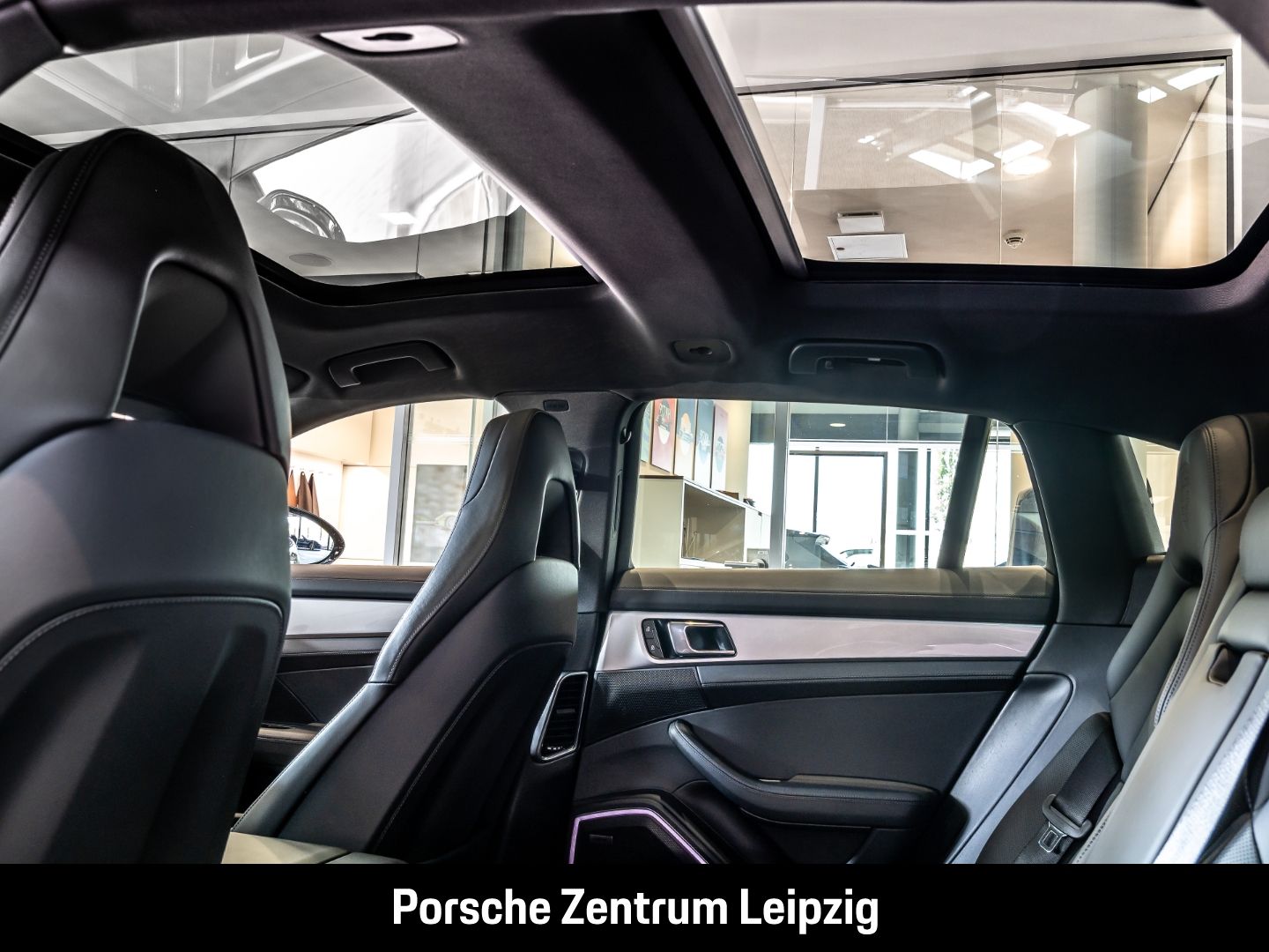 Porsche Panamera E-Hybrid Sport Turismo Platinum Edition