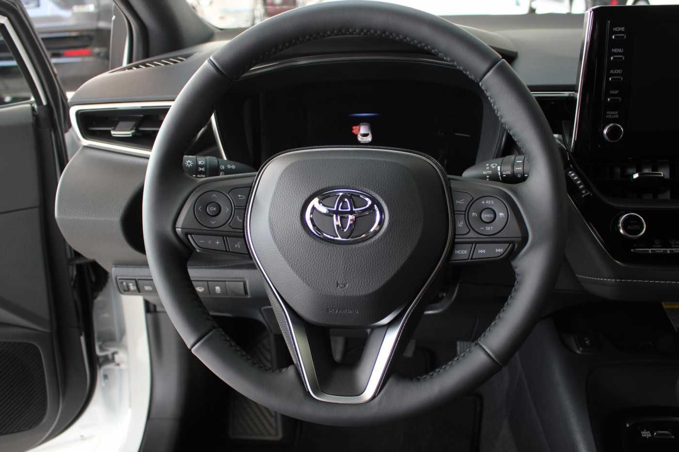 Toyota Corolla 1.8 Hybrid Team - Samsaru's Car Outlet