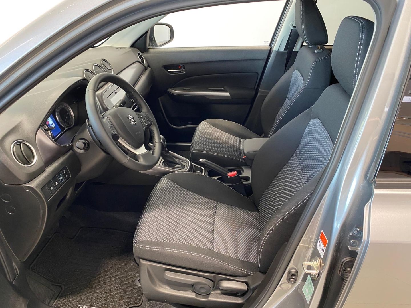 Suzuki Vitara 1.5 AGS Comfort - Samsaru's Car Outlet