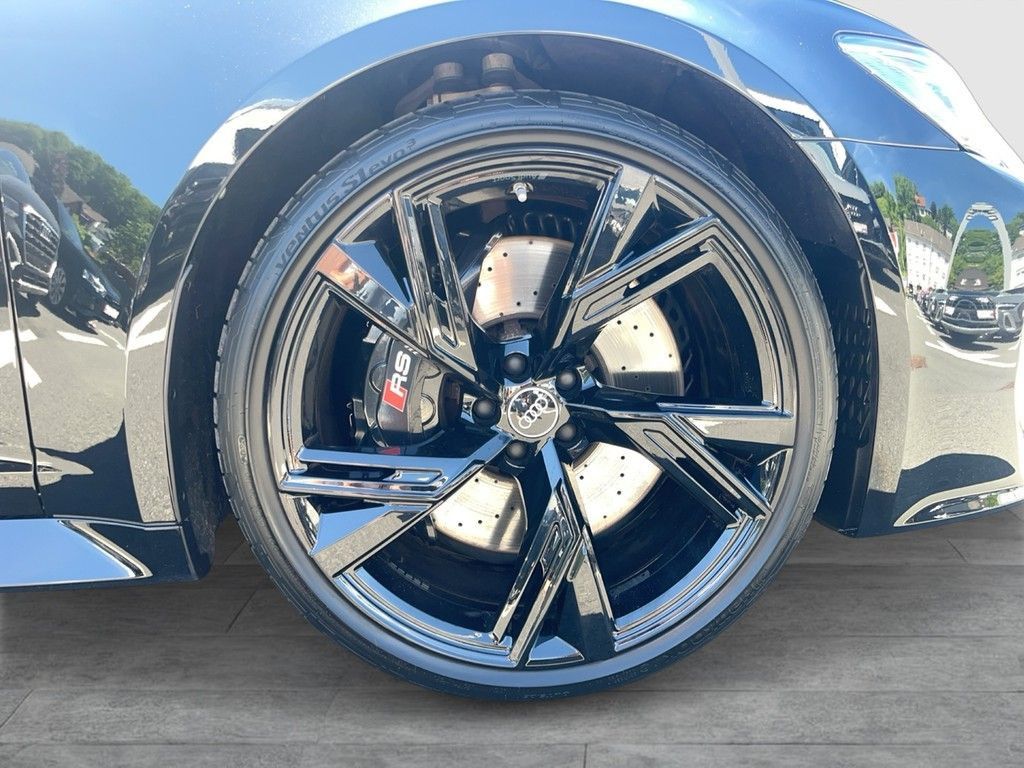 Audi RS6 Avant 4.0 TFSI quattro Navi Pano 22" AHK Spo