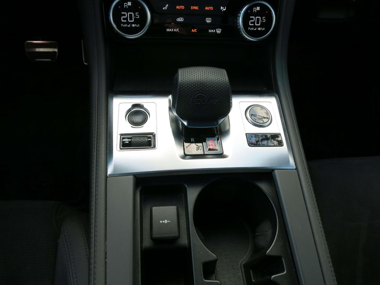 Jaguar F-Pace SVR AWD Subwoofer ACC HEAD-UP KAMERA 21