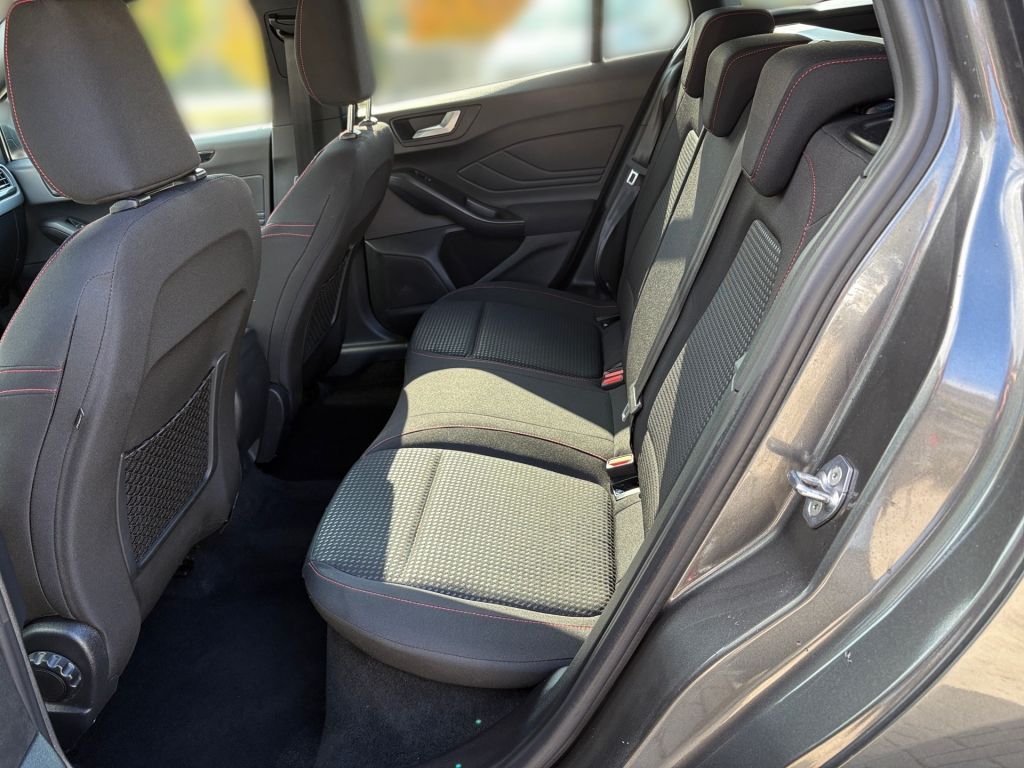 Ford Focus Turnier 1.0 EcoBoost Hybrid Aut. ST-LINE *
