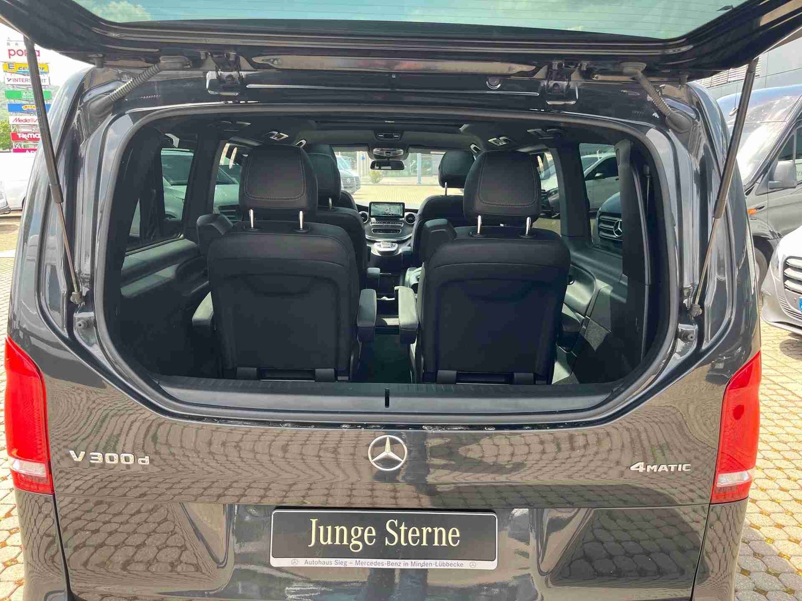 Mercedes-Benz V 300 AMG 4MATIC - Samsaru's Car Outlet