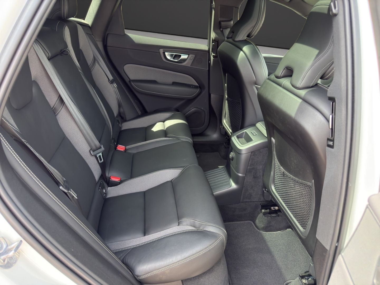 Volvo XC60 T8 AWD Ultimate Dark Recharge Plug-In Hybri
