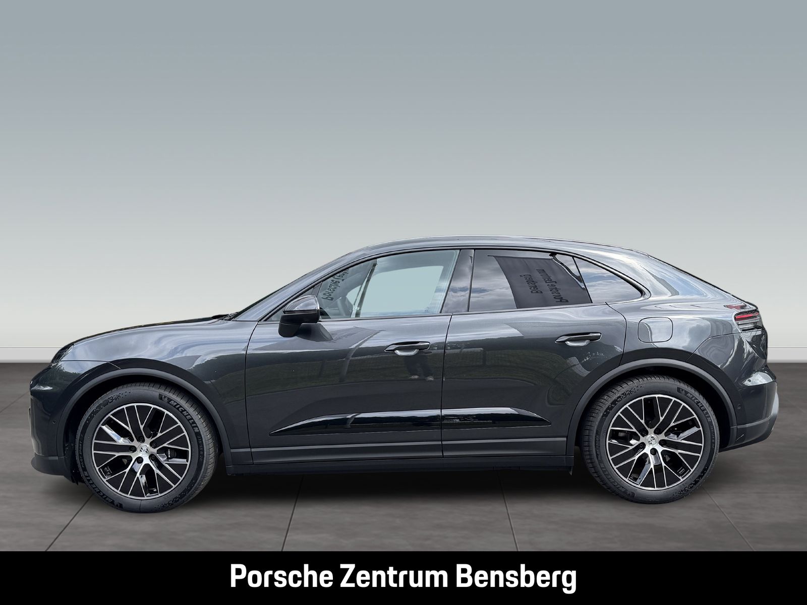 Porsche Macan Electric 4