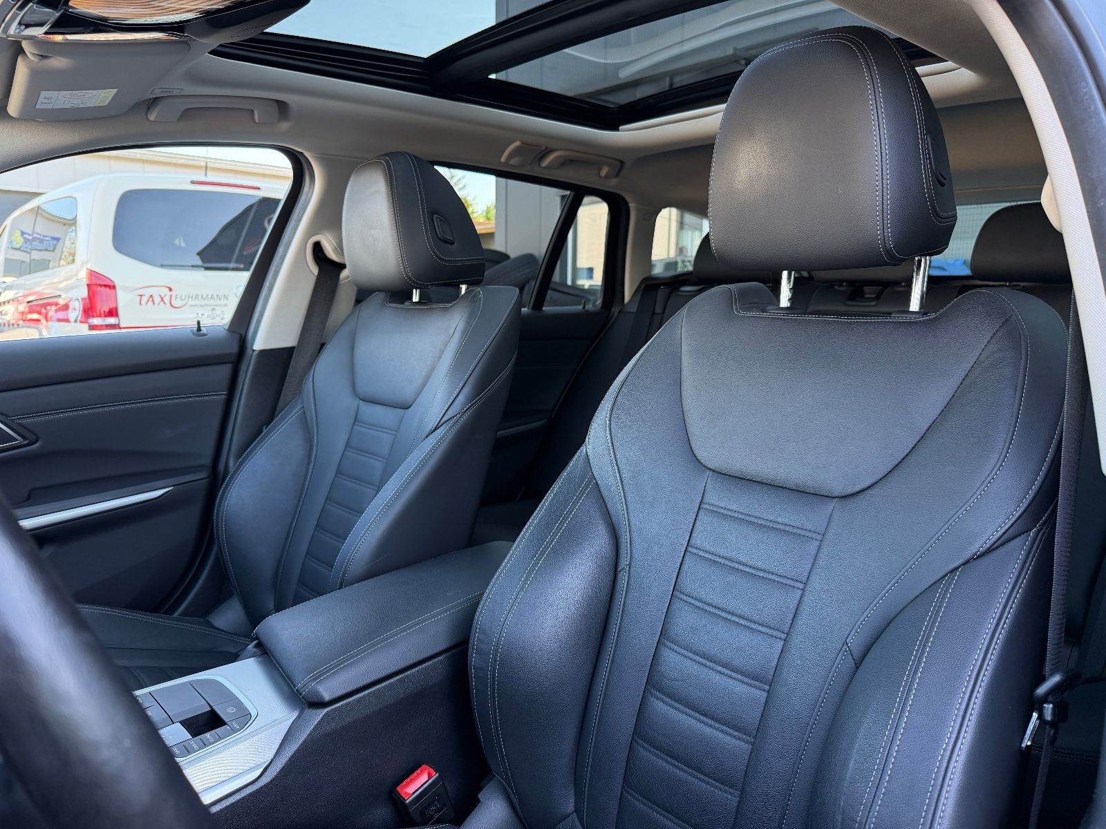 BMW 320 d xDrive LUXURY - Samsaru's Car Outlet