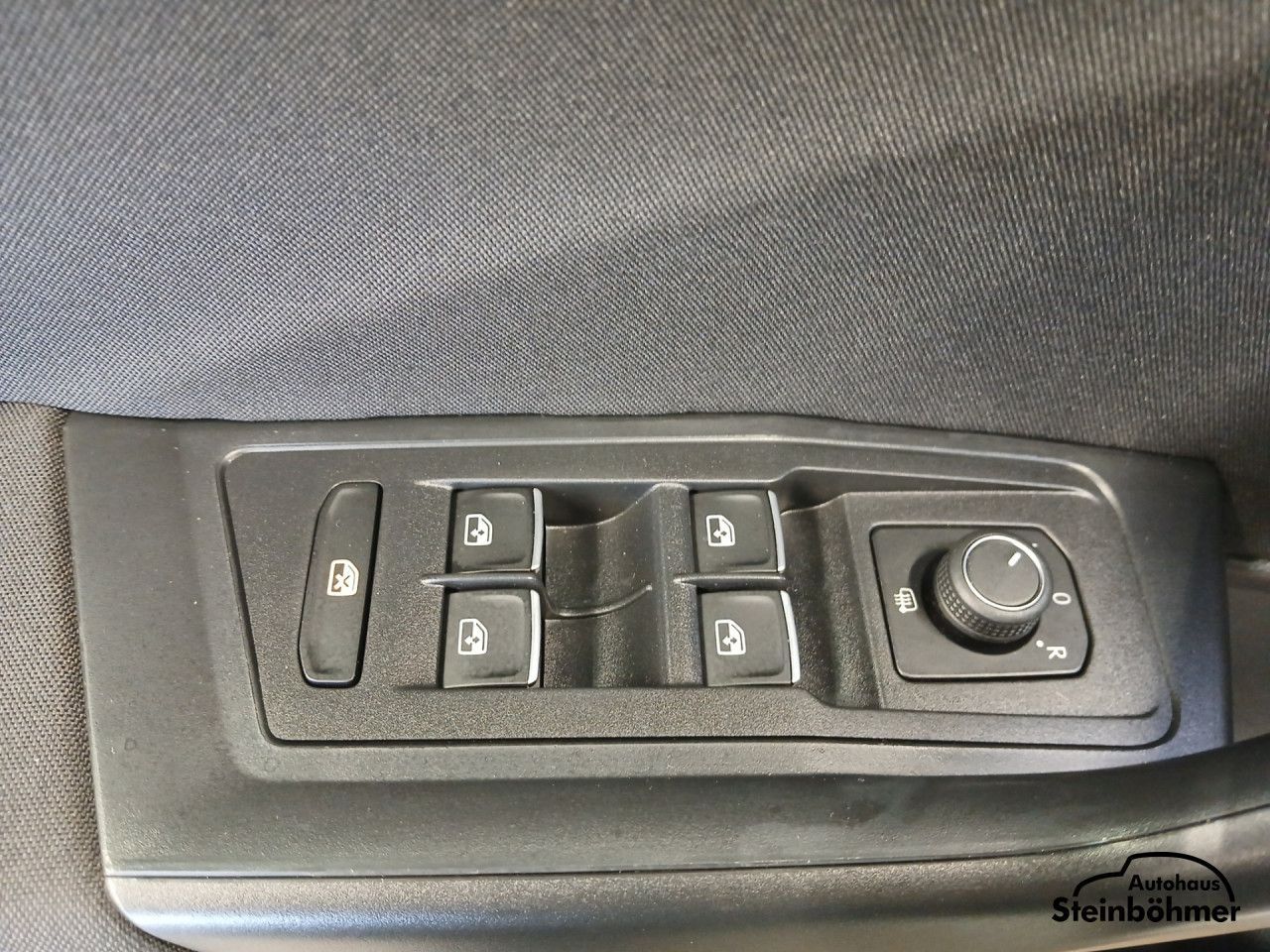 Volkswagen T-ROC United 1.5TSI DSG - Samsaru's Car Outlet