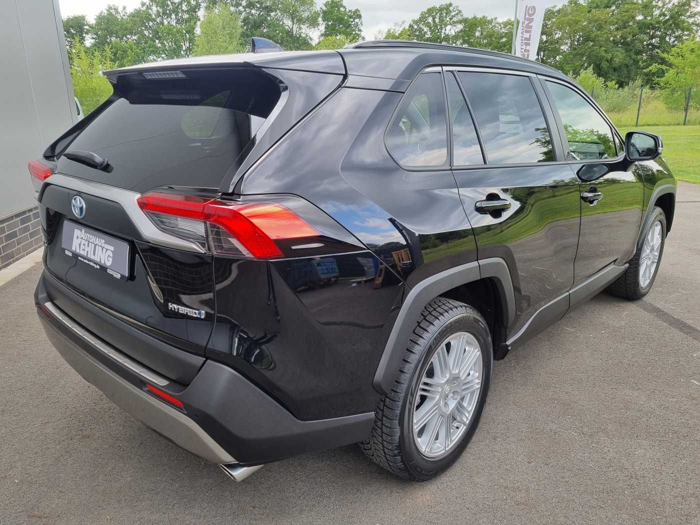 Toyota RAV4 Hybrid 4WD - Samsaru's Car Outlet