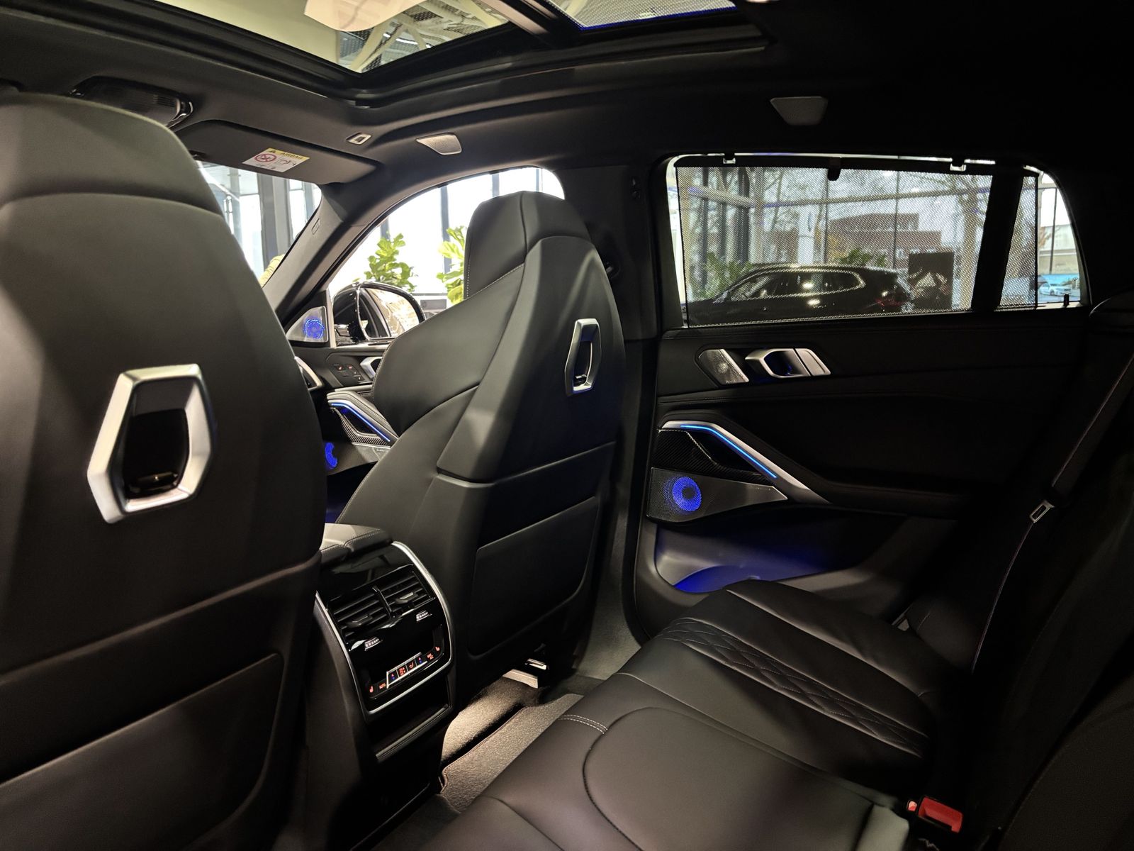 BMW X6 xDrive40d M SportPro B&W PANO HUD 360° AHK DA