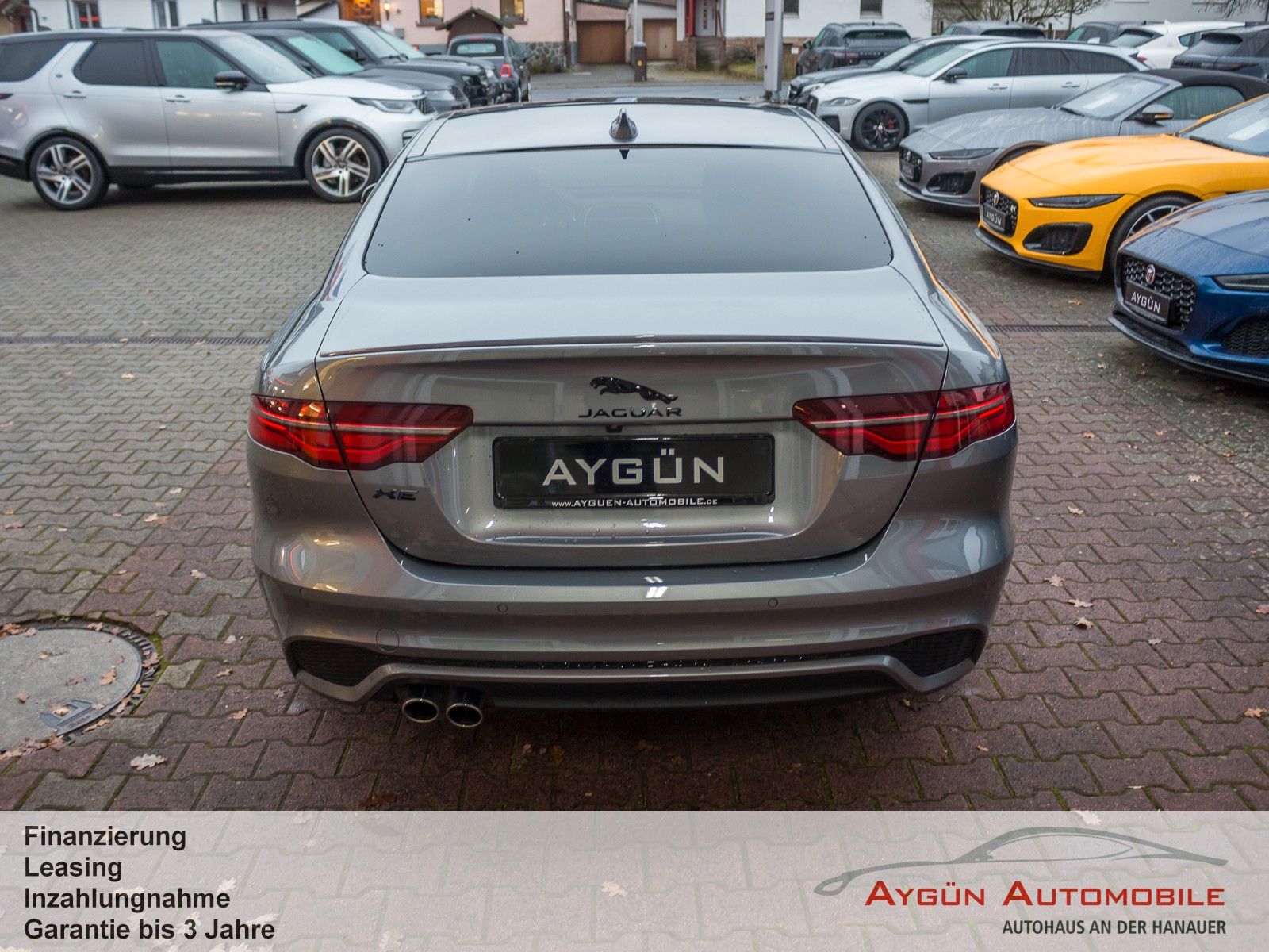 Jaguar XE D200 RWD R-Dynamic Black*ACC*AHK*HUD*Pano*