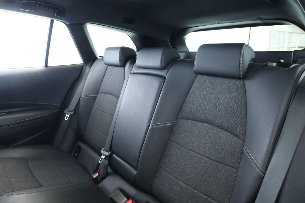 Toyota Corolla Touring Sports 1.8 CVT Team D Navi Kam