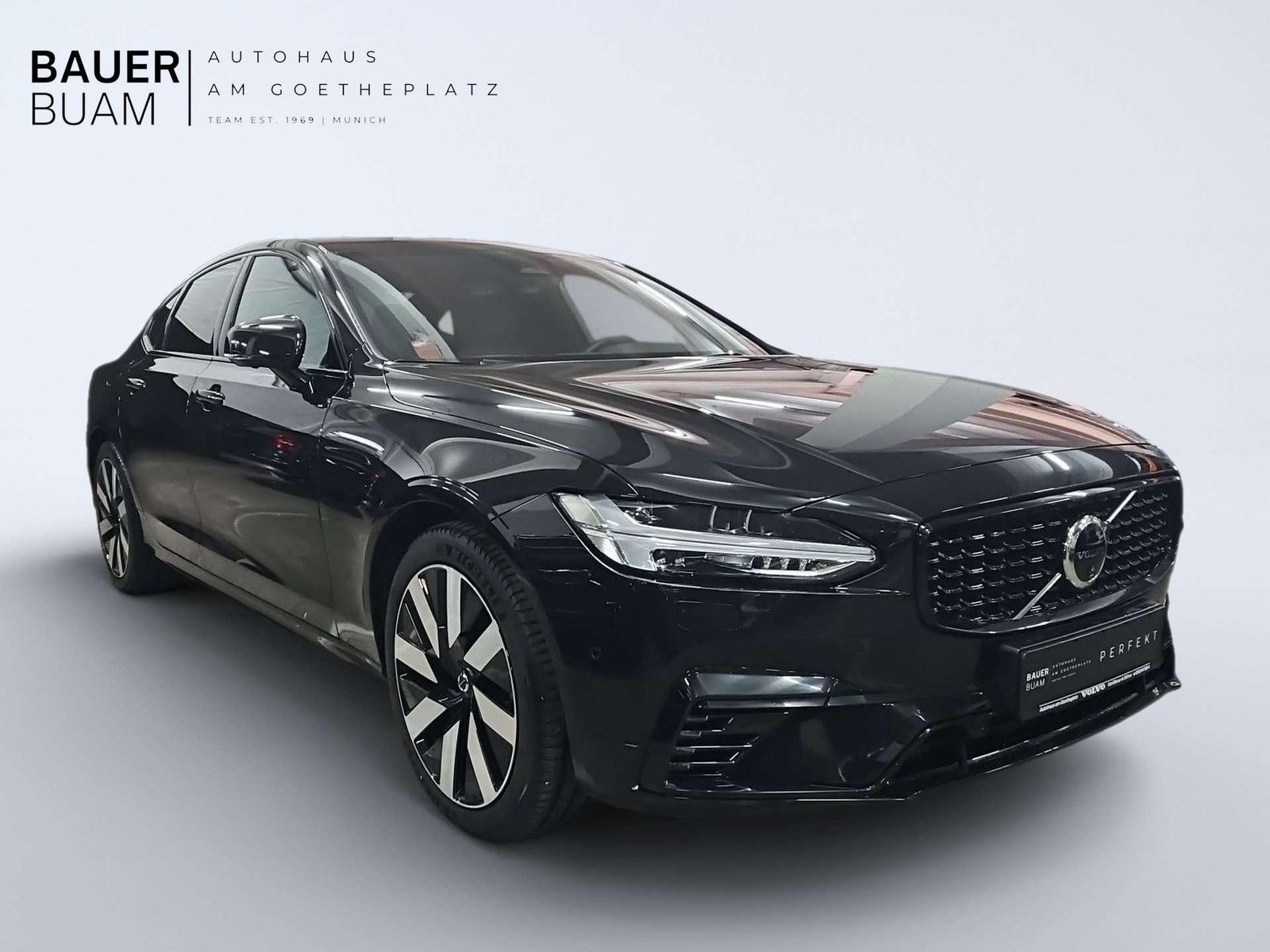 Volvo S90 Ultimate Dark Recharge Plug-In Hybrid AWD