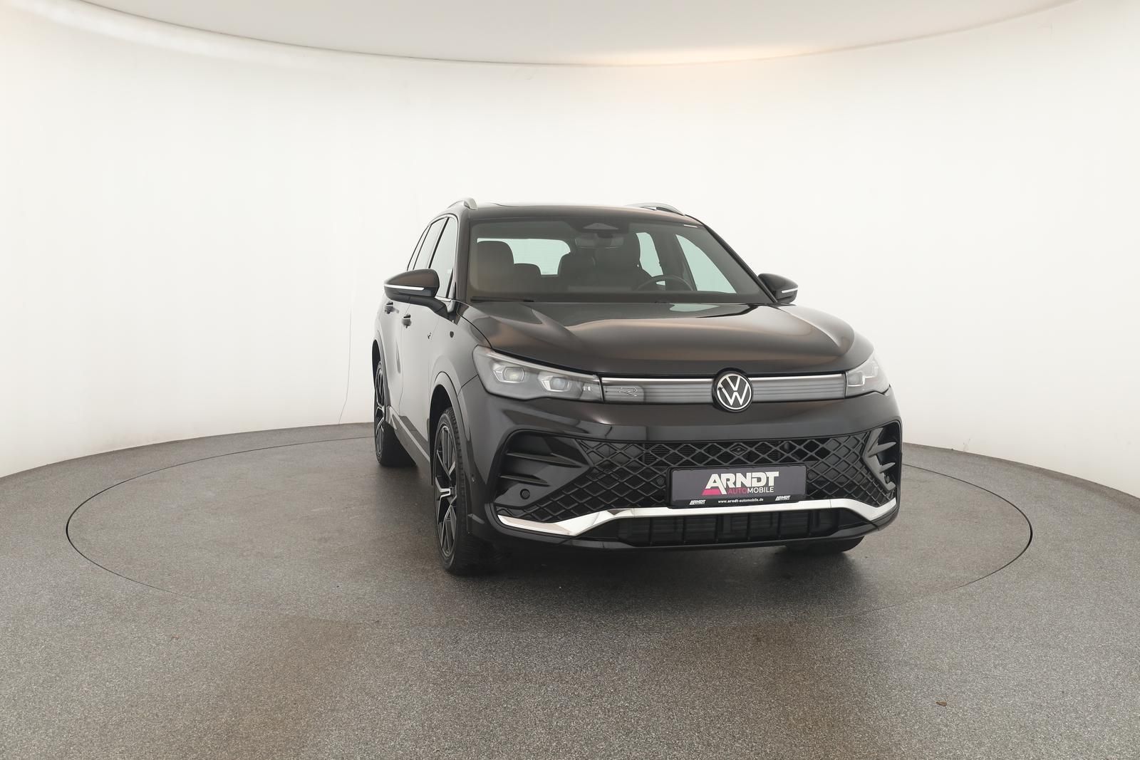 Volkswagen Tiguan 2.0 TDI 4M DSG R-Line Leder Pano Navi 360