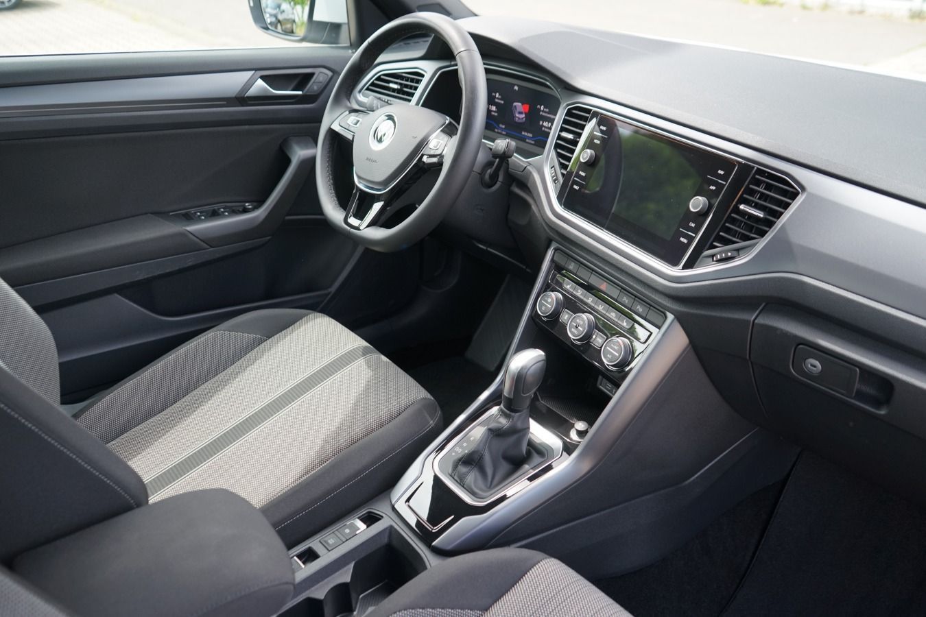Volkswagen T-Roc 1.5TSI Style - Samsaru's Car Outlet