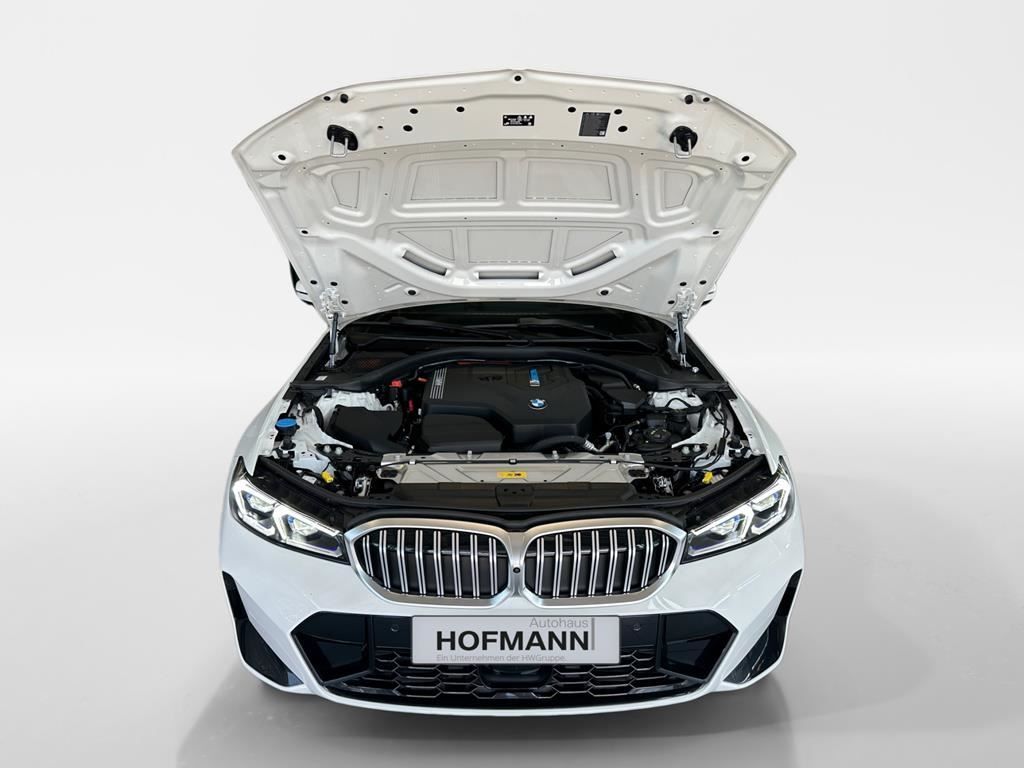 BMW 330e xDrive Touring M Sport+AHK+Pano+DrivAssist