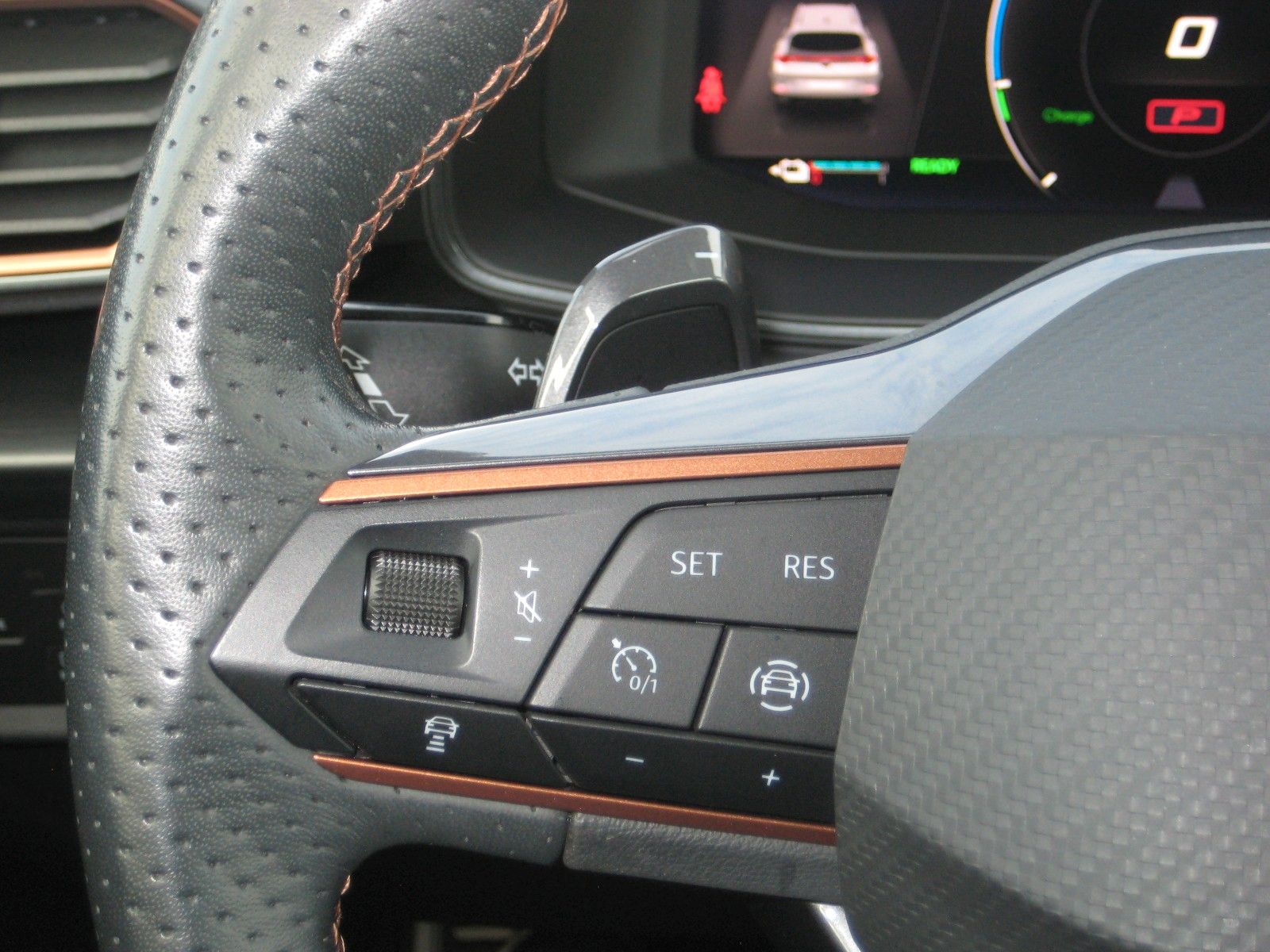 Cupra Formentor VZ 1.4 e-HYBRID DSG/LED/NAVI/SHZ/AHK