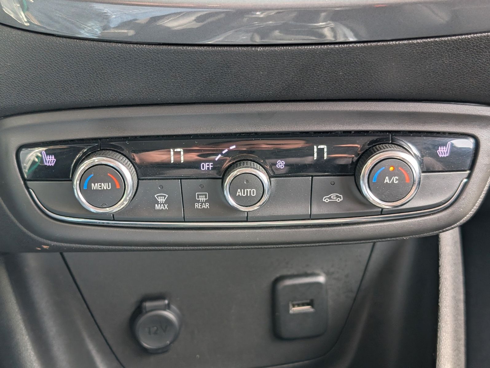 Opel Crossland Elegance 1.5D - Samsaru's Car Outlet